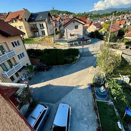 Ejna 2 בית הארחה *